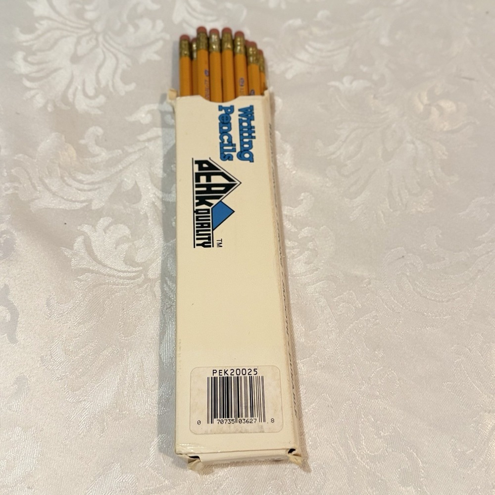 vintage12 Peak Quality brand pencil set featuring yellow wooden pencils #3,2.5